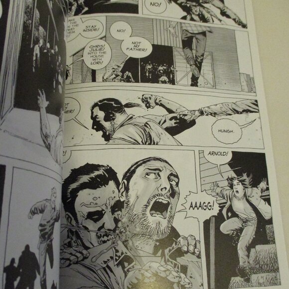 Walking Dead TPB Volume 2 Blue Black White Graphic Zombie Fighting Comic Book - Picture 10 of 12